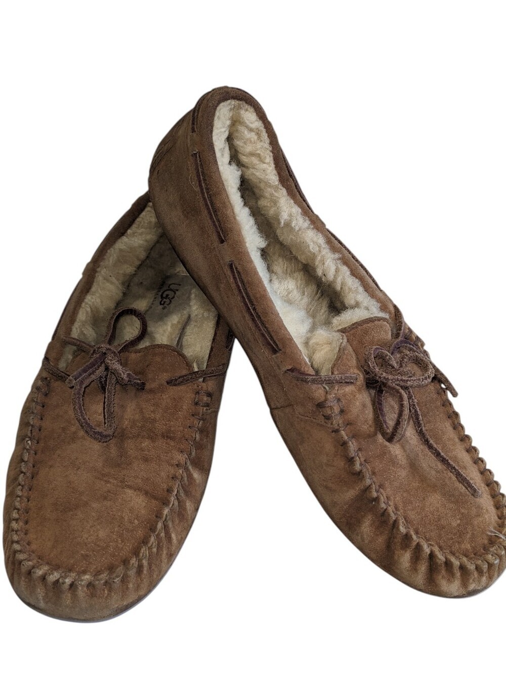 UGG Woman's Dakota Chestnut Brown Suede Moccasin Slippers With Fur Inside 9 Flaw
